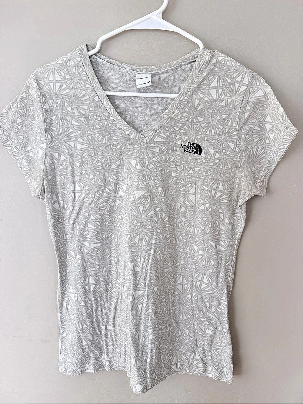 The North Face Women's Geometric Short Sleeve Tee in White Like New